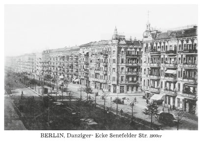 11_Prenzlauer_Berg_Poskartenset_01_Karte_11_Danziger _Ecke_Senefelder_Strasse_um_1900